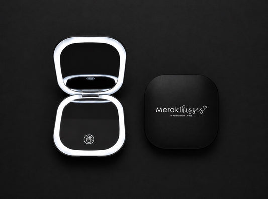 Meraki Kisses LED Magnifying Mirror